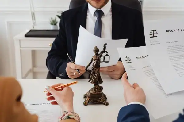 our fees Market Harborough from EH Mediation - image of couple in joint mediation meeting